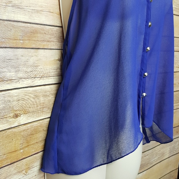 ⚠️ LAST CHANCE ⚠️ Hi-lo Lace design blue sheer top - Picture 3 of 6